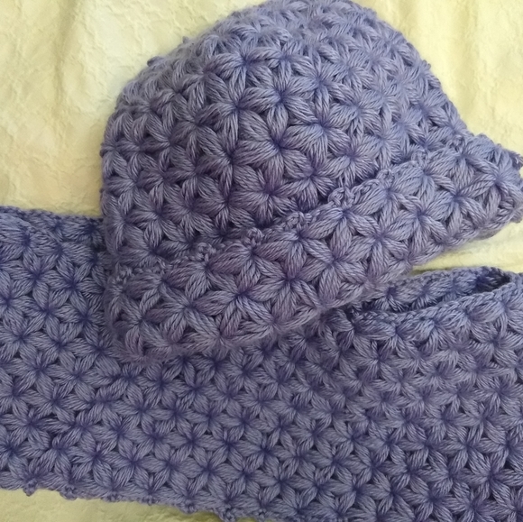 Jasmine stich handmade cozy hat and cowl - Picture 2 of 16